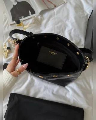 Chanel Small CC Quilted Shopping Bag Black Gold 24 x 27 x 13 — головне фото товару