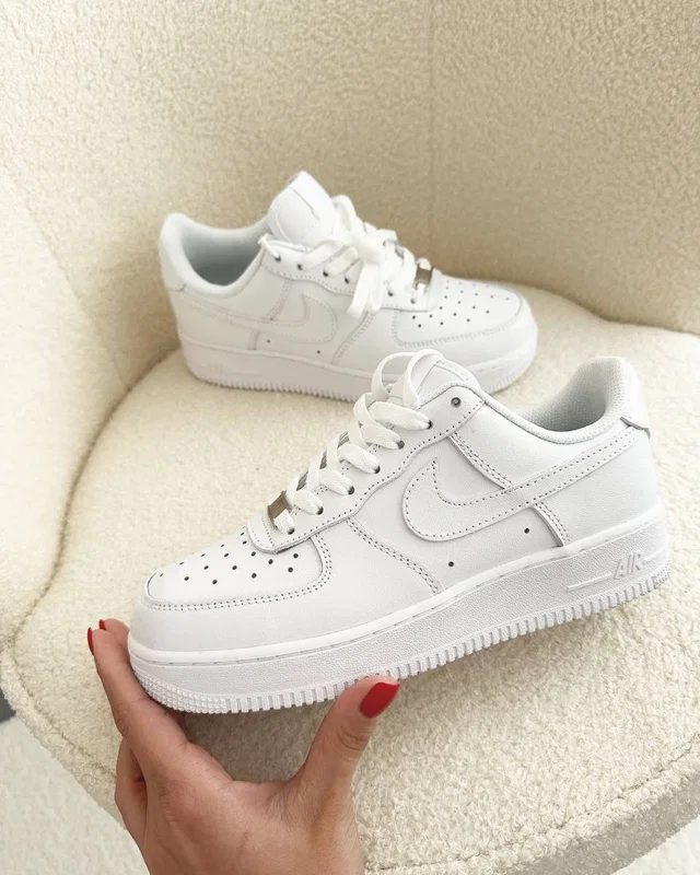 Nike Air Force 1 Low White — головне фото товару
