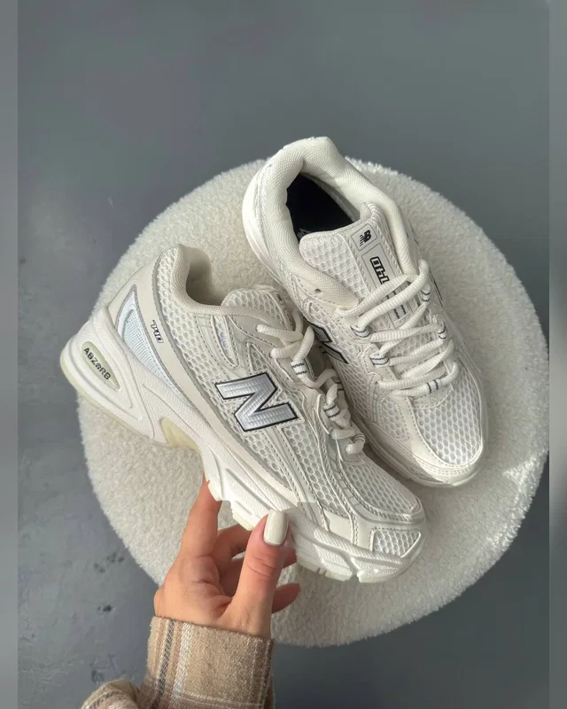New Balance 740 Beige — головне фото товару