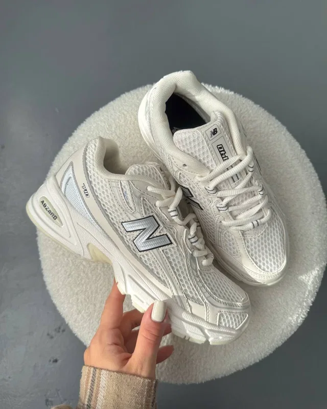 New Balance 740 Beige — головне фото товару