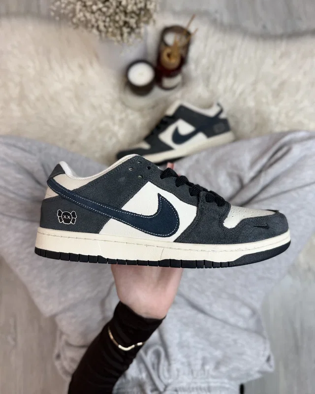 Nike dunk kaws dark blue — головне фото товару