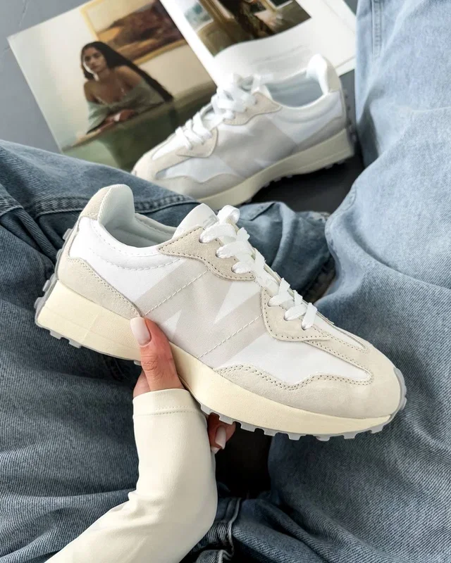 New Balance 327 White — головне фото товару