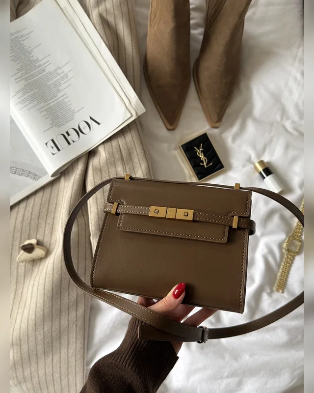 Saint Laurent Manhattan Mini Leather Shoulder Bag Brown 19 х 15 х 6 — головне фото товару