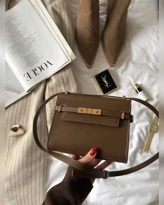 Saint Laurent Manhattan Mini Leather Shoulder Bag Brown 19 х 15 х 6 — головне фото товару