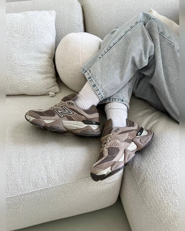 New Balance 9060 brown — головне фото товару
