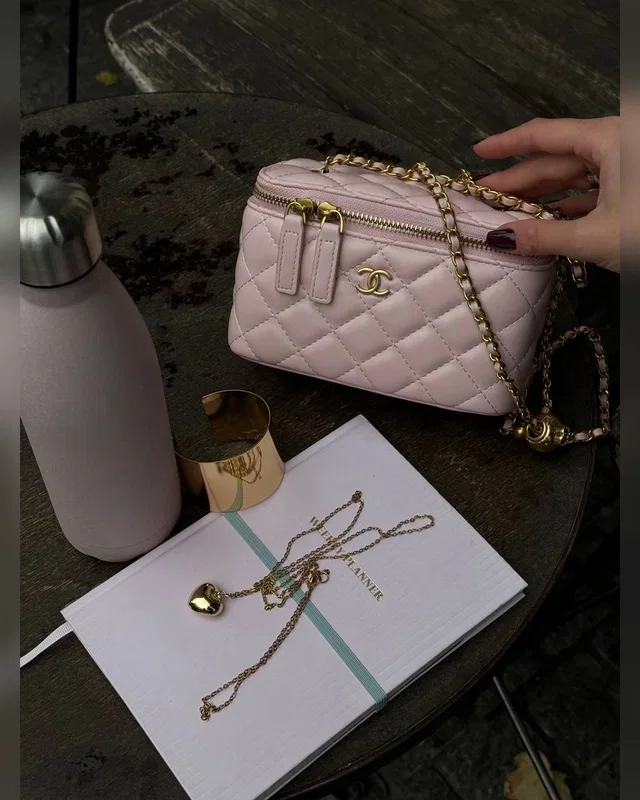 Chanel Classic Powder Lambskin Pearl Crush Vanity Bag Gold [оригінальна коробка] — головне фото товару