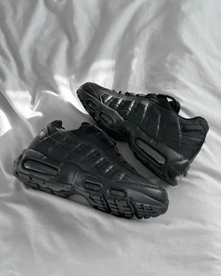 Nike Air Max 95 Essential 'Triple Black 20/23' CI3705-001 — головне фото товару