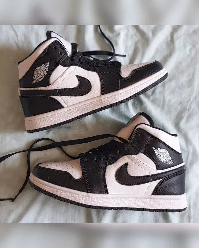 Nike Air Jordan 1 High •Black White• — головне фото товару