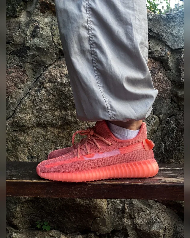 Adidas Yeezy Boost 350 V2 Coral (Рефлективні шнурки) — головне фото товару