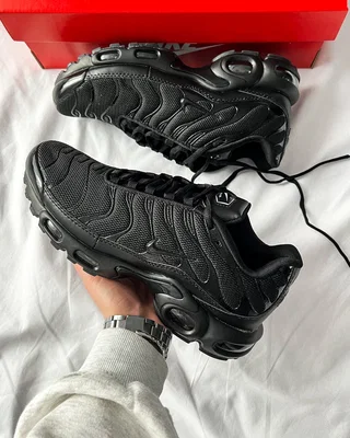 Nike Air Max Plus 'Triple Black' — головне фото товару
