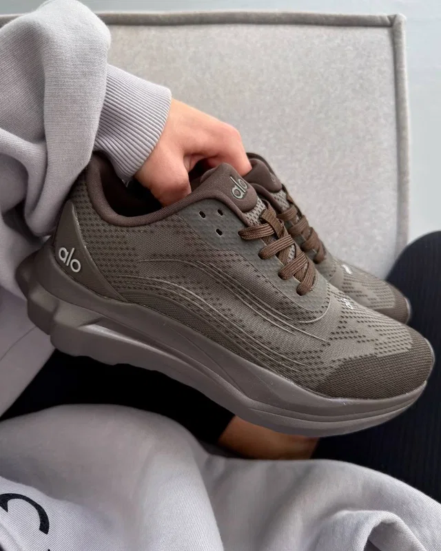 ALO Yoga Runner Brown — головне фото товару