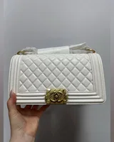 Chanel Medium Boy White/Gold Caviar RHW 24.5 х 14.5 х 8 см — головне фото товару