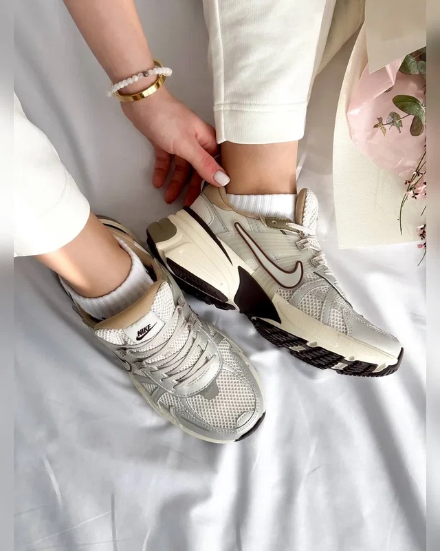 Nike Runtekk Orewood Brown Light Bone — головне фото товару