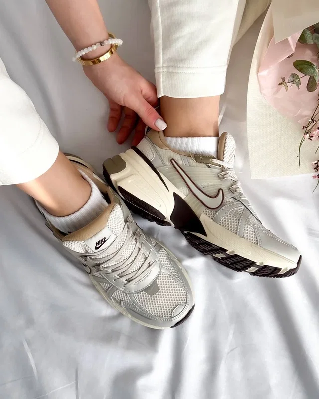 Nike Runtekk Orewood Brown Light Bone — головне фото товару