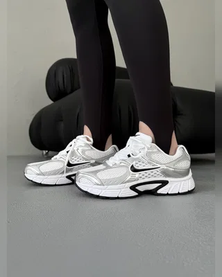 Nike V5 RNR White Silver Black — головне фото товару