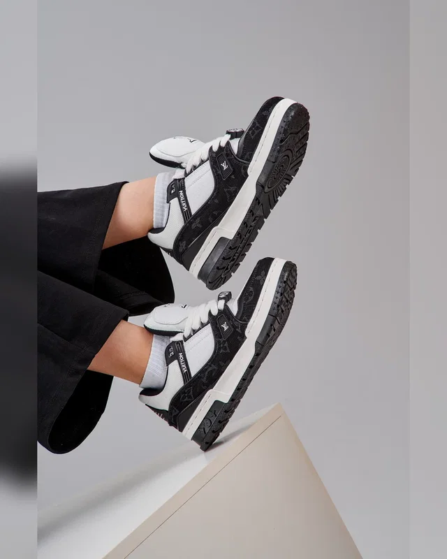 Louis Vuitton Trainer Black — головне фото товару