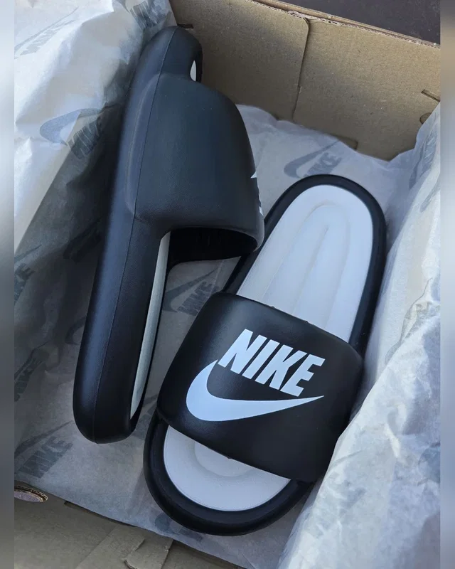 Nike Air Foam Slide • Black • — головне фото товару