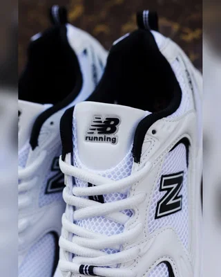 New Balance 530 • White Black • — головне фото товару