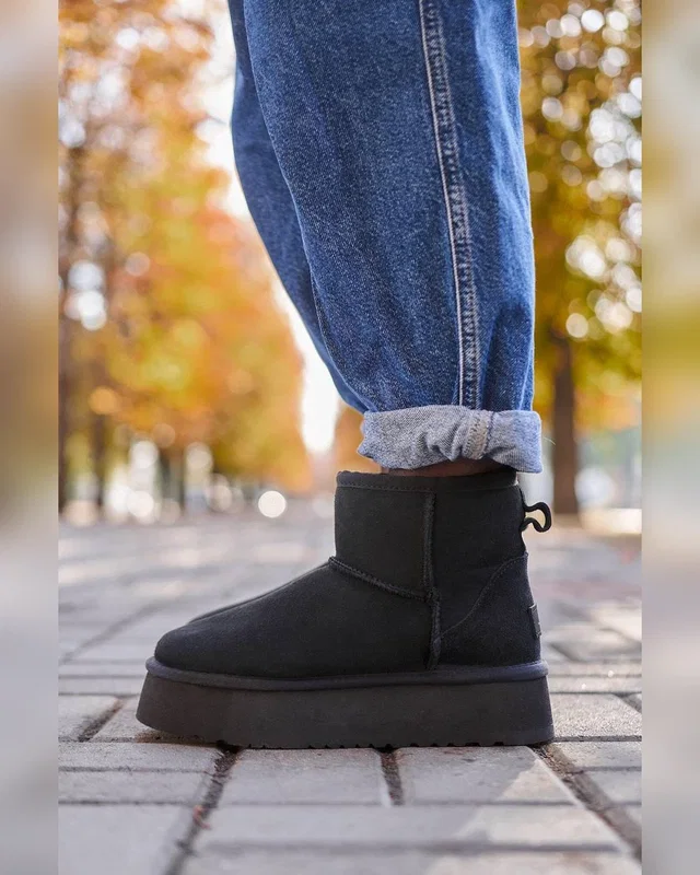 UGG Classic Mini Platform Black — головне фото товару