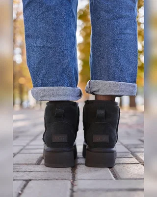 UGG Classic Mini Platform Black — головне фото товару