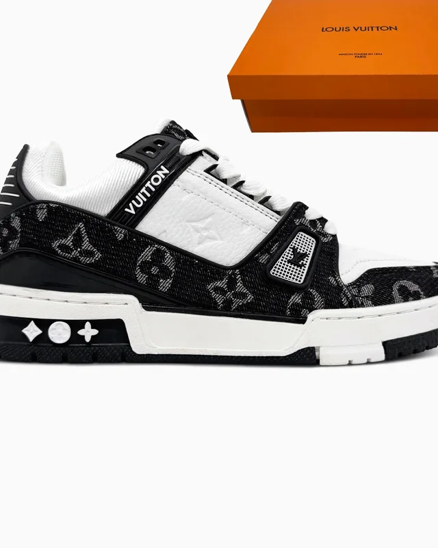 Louis Vuitton Trainer Sneaker Black White — головне фото товару