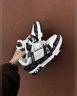 Louis Vuitton Trainer Sneaker Black White — головне фото товару