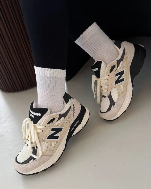 New Balance 990 Beige/Black — головне фото товару