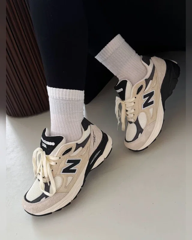 New Balance 990 Beige Black — головне фото товару