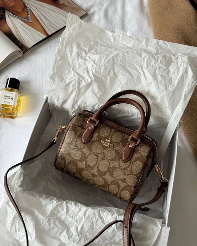 COACH Coach Rowan Ginger Satchel In Signature Canvas(коробка крафт/оригінальна) COACH — головне фото товару