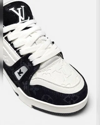 Louis Vuitton Trainer Sneaker Black White — головне фото товару