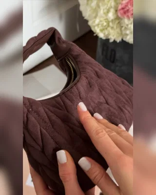 Miu Miu Wander Matelassé Nappa Suede Mini Hobo Bag Brown [оригінальна коробка] 21 х 23 х 7 — головне фото товару