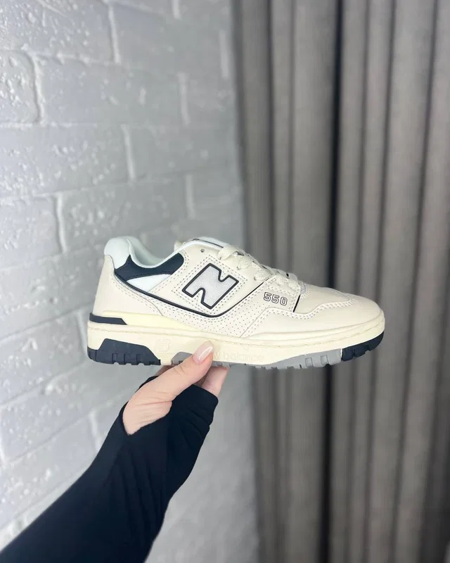 New Balance 550 beige/black — головне фото товару