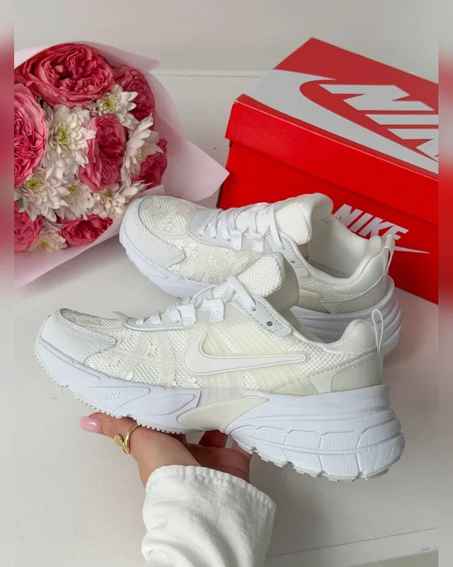 Nike V2K Runtekk White Flowers — головне фото товару