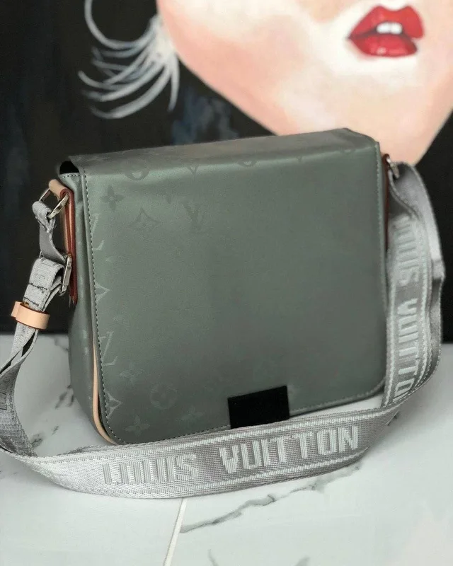 Сумка Louis Vuitton — головне фото товару