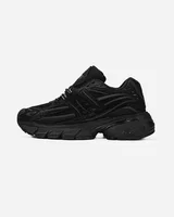 Adidas Pharrell Williams x Adidas Adistar Jellyfish "Triple Black" — головне фото товару