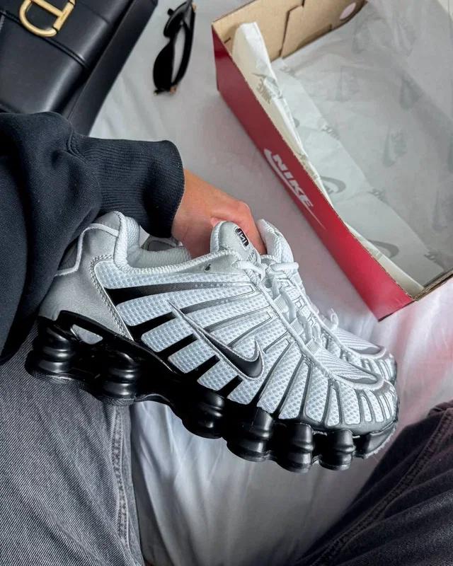 Nike Shox TL Black/White — головне фото товару