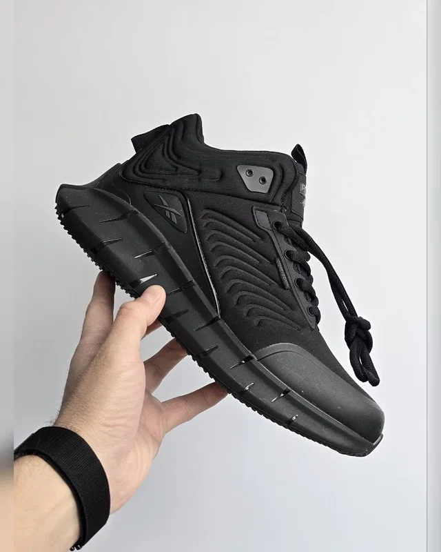 Reebok Zig Kinetica Fur • Black • — головне фото товару