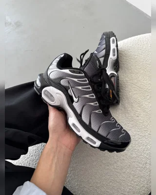 Nike Air Max TN Plus Black Metallic Silver — головне фото товару