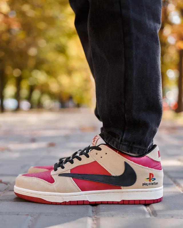 Nike SB Dunk Low x Travis Scott PlayStation Red — головне фото товару