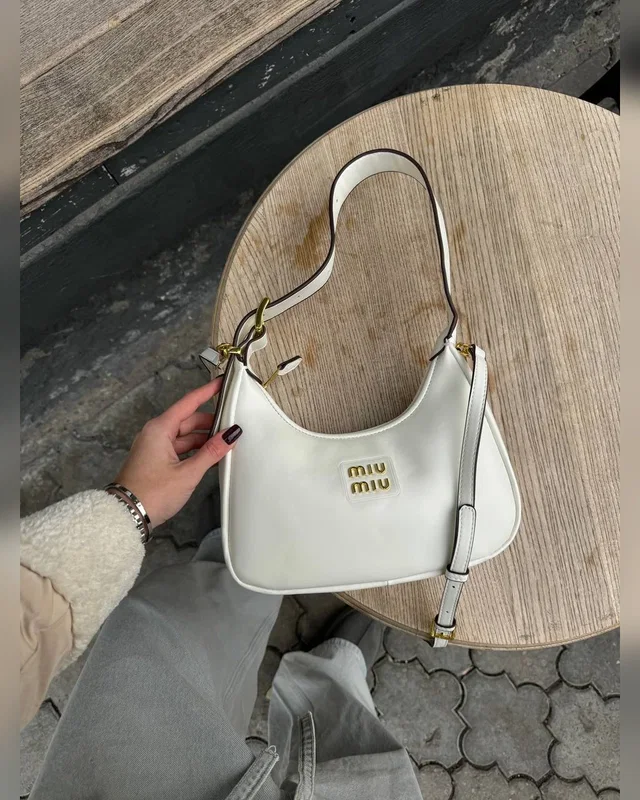 Miu Miu Leather Hobo Bag White [Ориг Коробка] 22 x 17 x 8 — головне фото товару