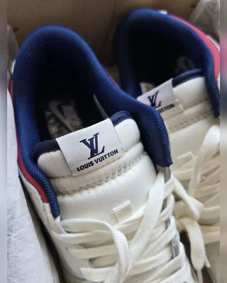 Nike x Louis Vuitton SB Dunk • Milk Navy Red • — головне фото товару