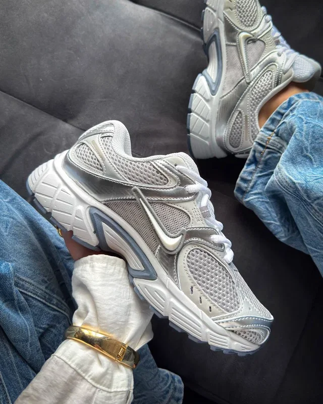 Nike V5 RNR Metallic Silver/Whute — головне фото товару