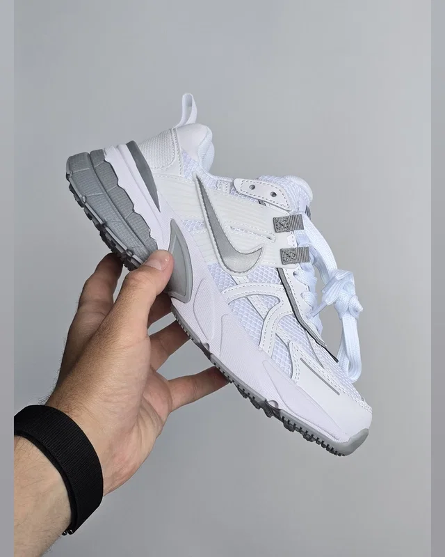 Nike V2K Run — головне фото товару