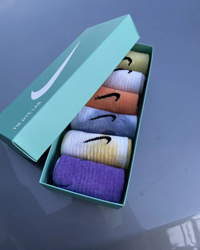 Nike Tie Dye — головне фото товару
