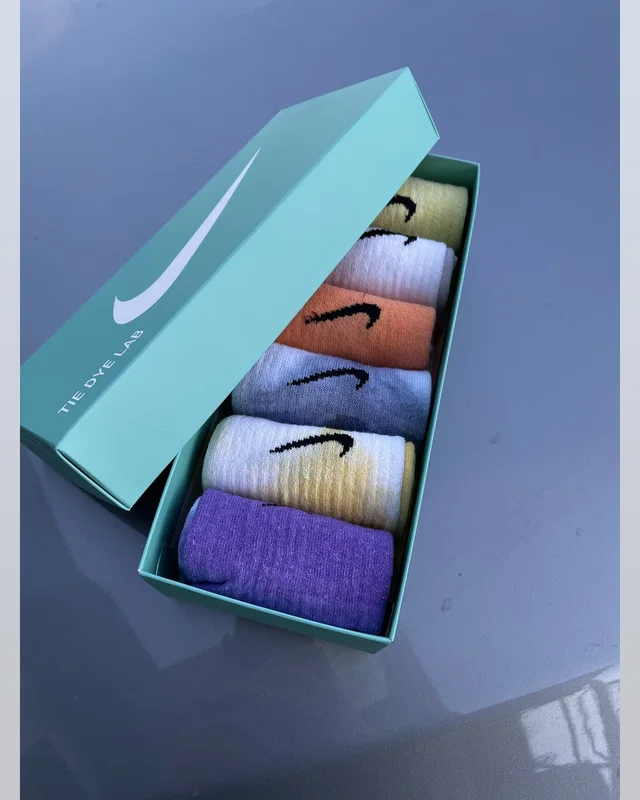 Nike Tie Dye — головне фото товару
