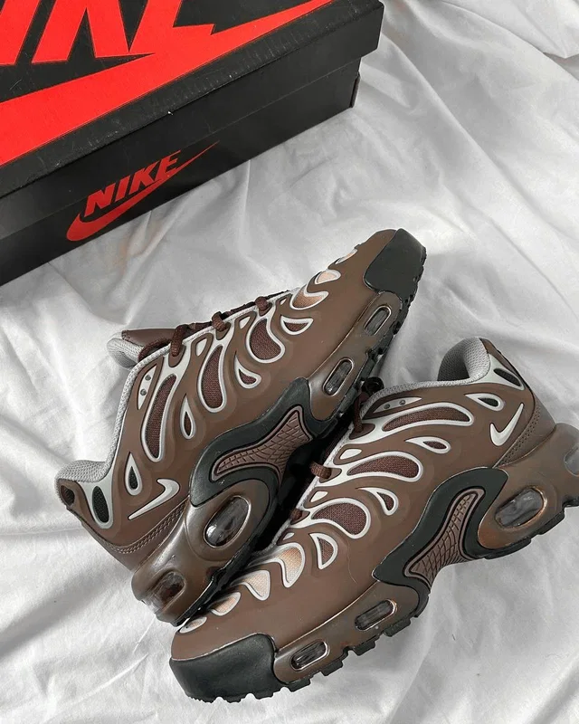 Nike Wmns Air Max Plus Drift 'Baroque Brown' — головне фото товару