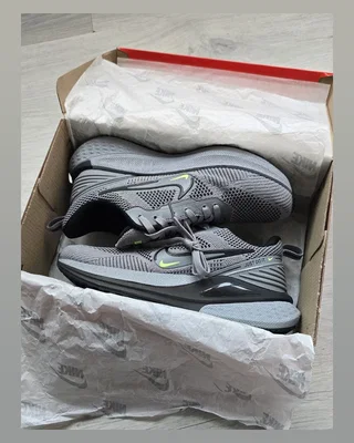 Nike Zoom Winflo • Wolf Grey Black Volt • — головне фото товару