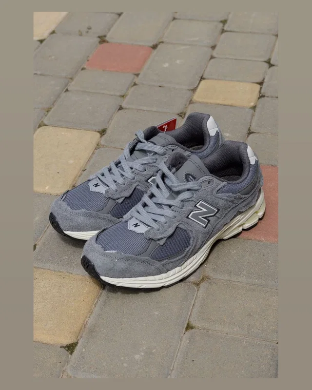 New Balance 2002R • Grey • — головне фото товару