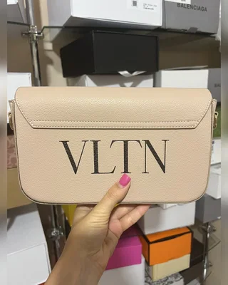 Valentino ( НЮАНС НА РЕМІНЦІ) — головне фото товару