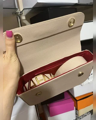 Valentino ( НЮАНС НА РЕМІНЦІ) — головне фото товару